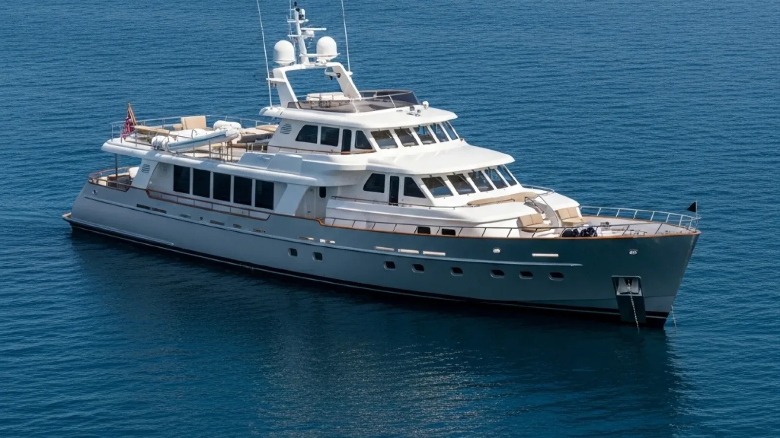 Why Choose a Custom Trawler? Long-Range Comfort and Efficiency Explained