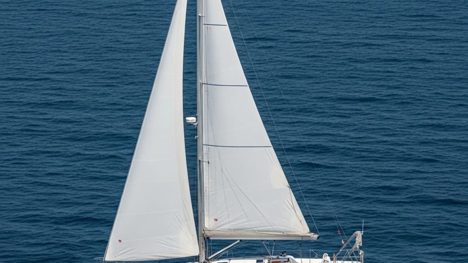 The Timeless Appeal of the Dufour 3800: Specifications, Price, and Reviews