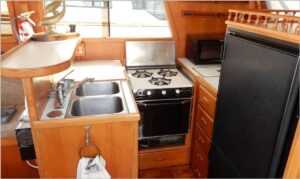 Ocean Alexander 38 Power Boat - kitchen