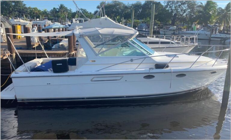 Tiara Yachts 31 Open Express Cruiser Power Boat, Price $99,995!  ‍