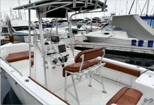 Sea Pro 220 Center Console Saltwater Fishing Power Boat - cocpit