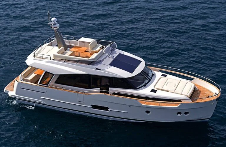Small Yacht: Luxurious Vessels for Leisure & Adventure